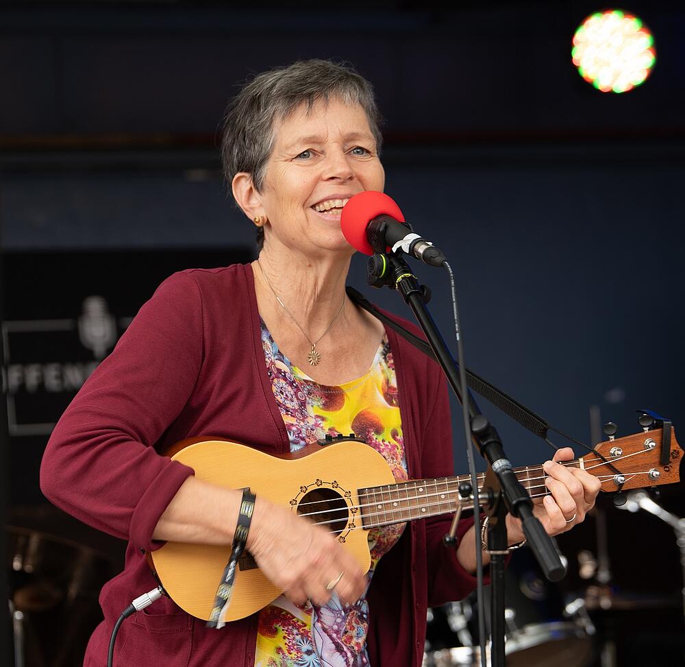Birte Reuver als "Hoppla"